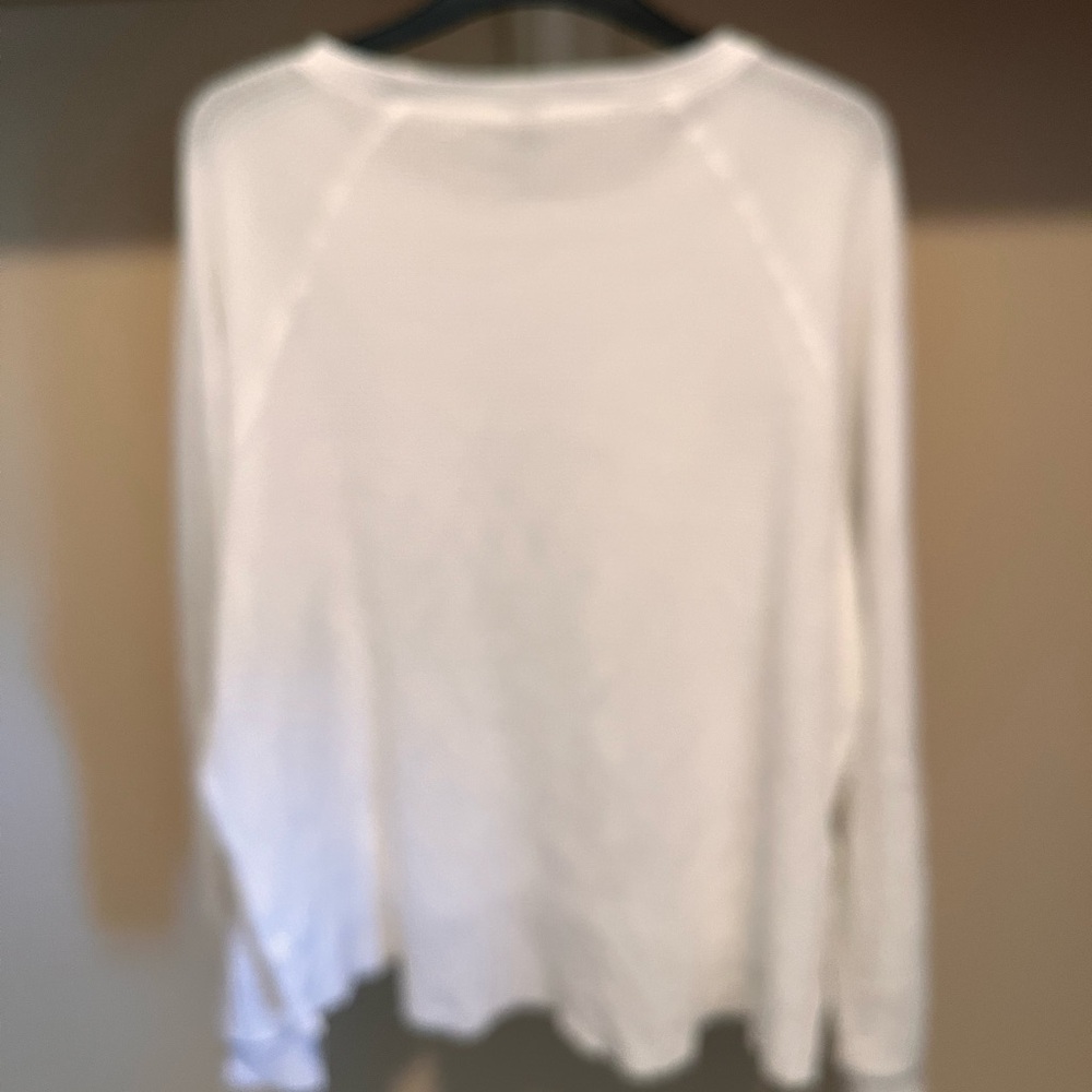 Chic White Long Sleeve Top - Picture 2 of 4